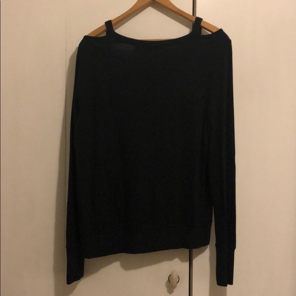 ❤️Free Add on Athleta shoulder cut out sweatshirt - Picture 3 of 3